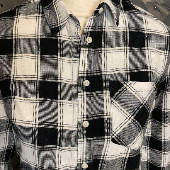 4/$25 Flannel button down - Picture 2 of 7